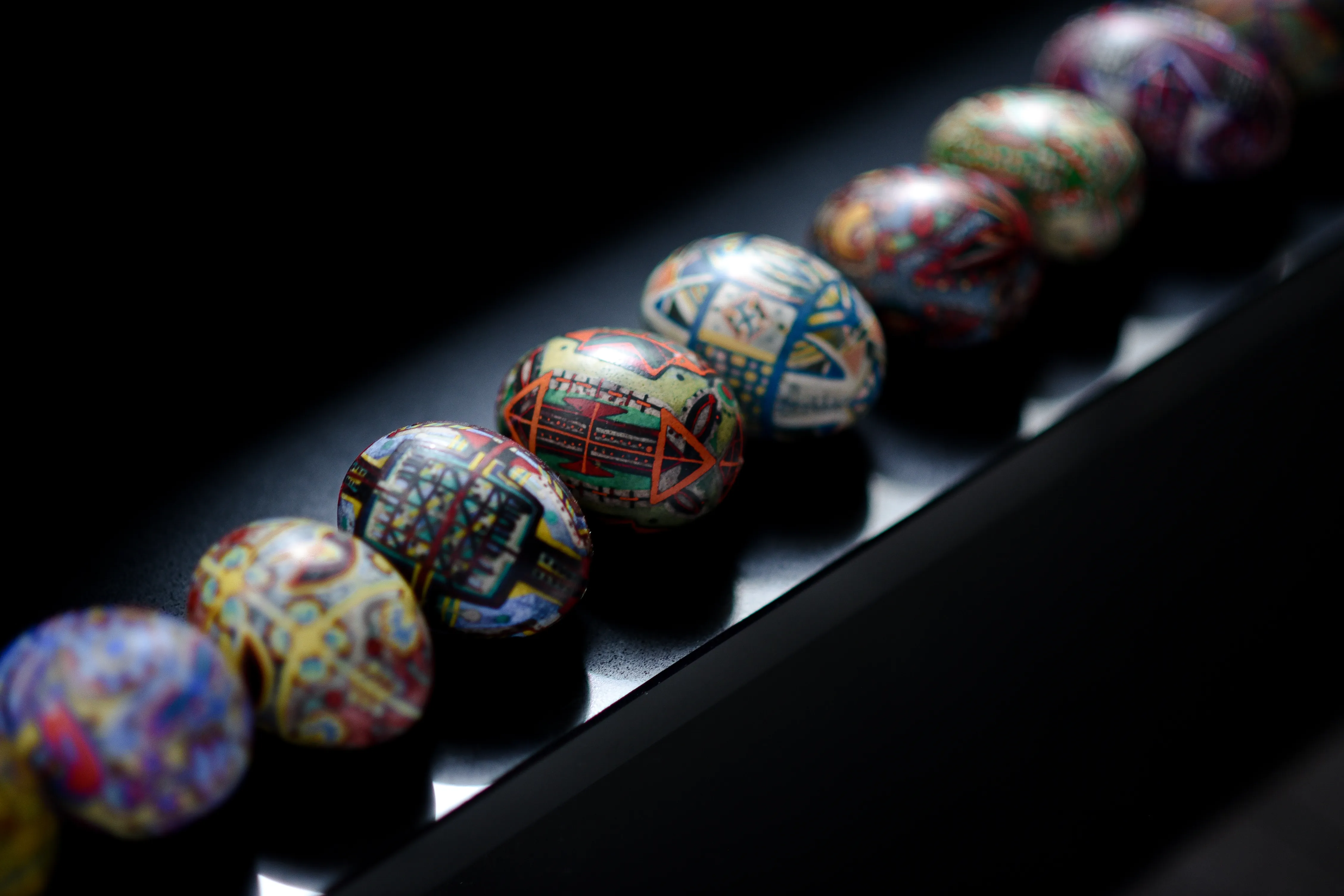 Image of Untitled by Dzvinka Zagayska, made of egg/wax/dye, Pysanky medium, from Lviv, part of the 2022 series